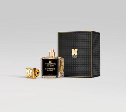 Schwarz goldene Verpackung vom Parfüm Fragrance Du Bois Cannabis Intense